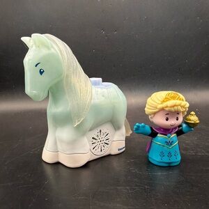Little People Frozen 2 Elsa And Nokk Spirit Horse With Light & Sound HTF WORKS!